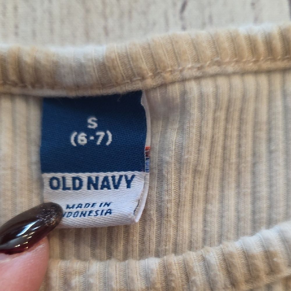 Old Navy Cream Leopard Print Long Sleeve Tee - Picture 2 of 4